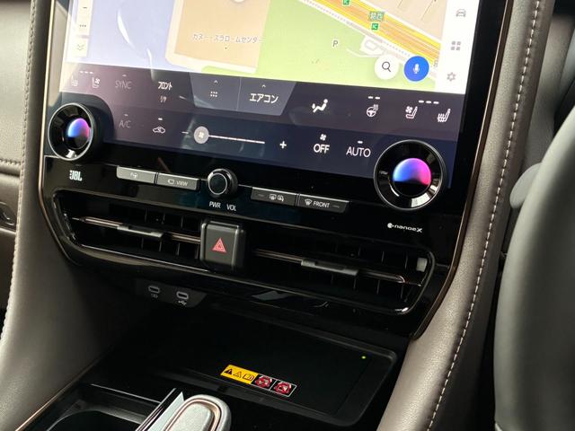 アルファードＰＨＥＶ エグゼクティブラウンジ　雹害　ＪＢＬプレミアムサウンドシステム１５スピーカー　１４インチリアシートエンターテイメントシステム　ムーンルーフ　レザーシート　パノラミックビュー　両側パワースライド＆パワーバックドア　寒冷地仕様（24枚目）