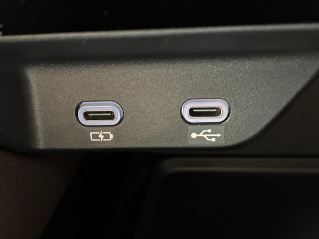 アルファードＰＨＥＶ エグゼクティブラウンジ　雹害　ＪＢＬプレミアムサウンドシステム１５スピーカー　１４インチリアシートエンターテイメントシステム　ムーンルーフ　レザーシート　パノラミックビュー　両側パワースライド＆パワーバックドア　寒冷地仕様（27枚目）