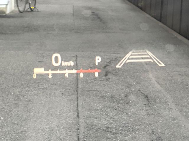 ノア ハイブリッドS-Z 雹害 トヨタチームメイトアドバンストパーク+寒冷地仕様 10.5インチディスプレイオーディオPlus ドライビングサポート ETC2.0 ユニバーサルステップ 両側Pスライド パノラミックビュー(6枚目)