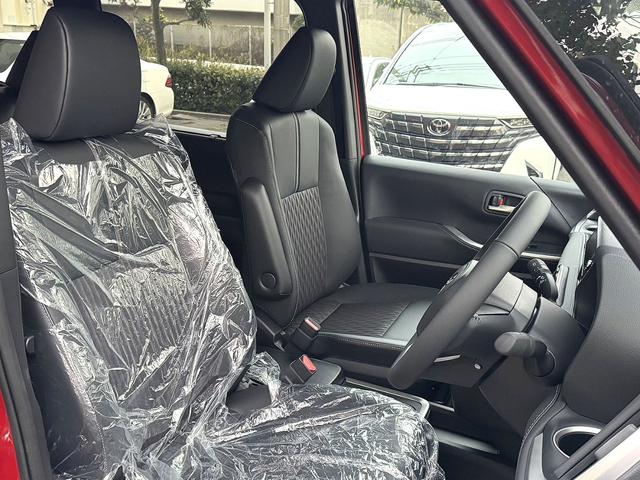 ノア ハイブリッドS-Z 雹害 トヨタチームメイトアドバンストパーク+寒冷地仕様 10.5インチディスプレイオーディオPlus ドライビングサポート ETC2.0 ユニバーサルステップ 両側Pスライド パノラミックビュー(12枚目)