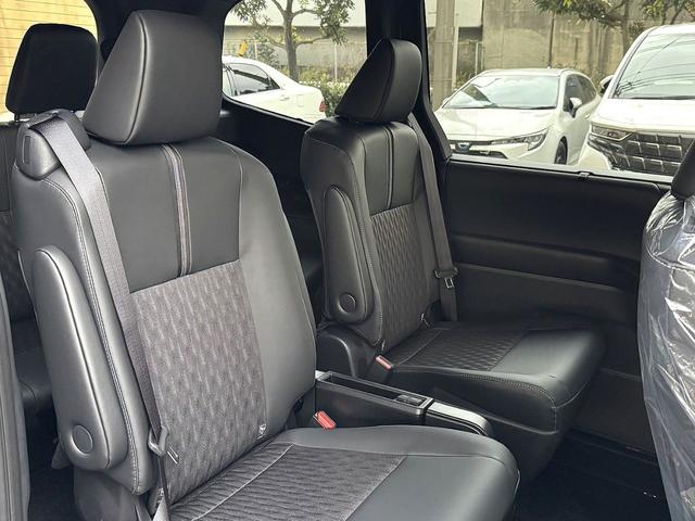 ノア ハイブリッドS-Z 雹害 トヨタチームメイトアドバンストパーク+寒冷地仕様 10.5インチディスプレイオーディオPlus ドライビングサポート ETC2.0 ユニバーサルステップ 両側Pスライド パノラミックビュー(13枚目)