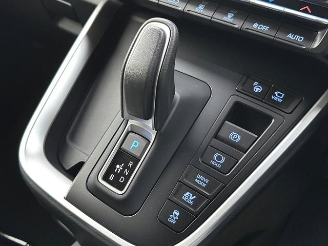 ノア ハイブリッドS-Z 雹害 トヨタチームメイトアドバンストパーク+寒冷地仕様 10.5インチディスプレイオーディオPlus ドライビングサポート ETC2.0 ユニバーサルステップ 両側Pスライド パノラミックビュー(16枚目)