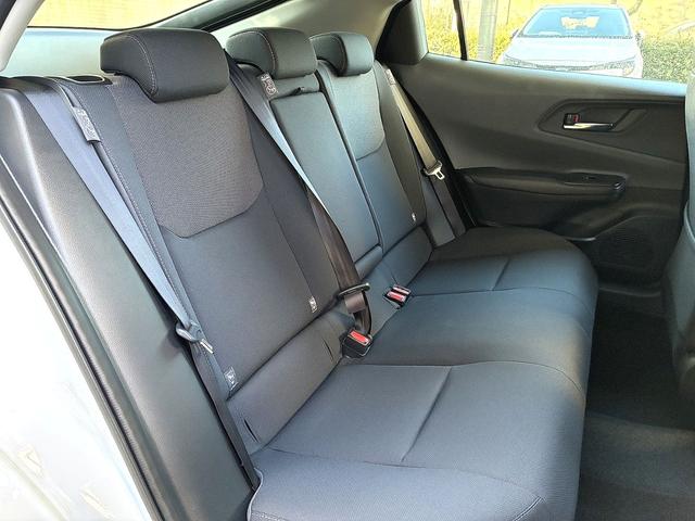 プリウス Ｇ　雹害　ＴＳＳ　ディスプレイオーディオ　Ｂカメラ　シートヒーター　ＡＣ１００Ｖ／１５００Ｗ　フルセグ　アルミホイールレス　ＥＴＣ２．０（13枚目）