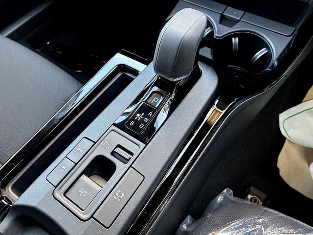 プリウス Ｇ　雹害　ＴＳＳ　ディスプレイオーディオ　Ｂカメラ　シートヒーター　ＡＣ１００Ｖ／１５００Ｗ　フルセグ　アルミホイールレス　ＥＴＣ２．０（16枚目）