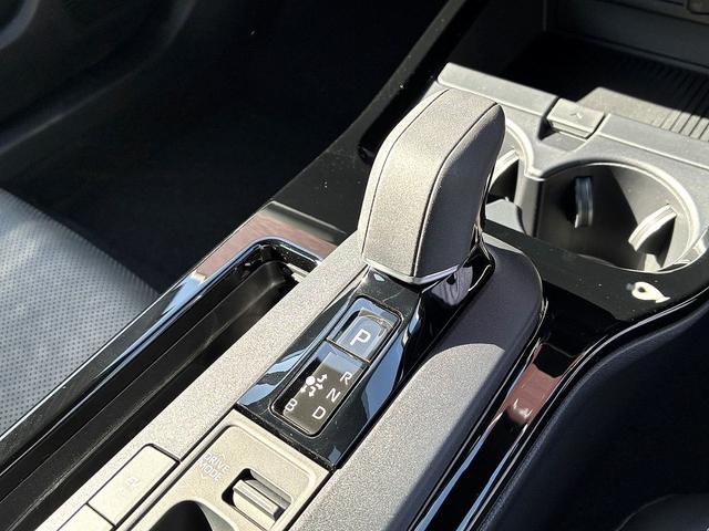 プリウス Ｚ　雹害　ＴＳＳ　ディスプレイオーディオ　パノラミックビューモニター　ＢＳＭ　ドラレコ機能付きデジタルインナーミラー　イルミネーション通知システム　シートＡ／Ｃ　ＡＣ１００Ｖ／１５００Ｗ　ＥＴＣ２．０（18枚目）