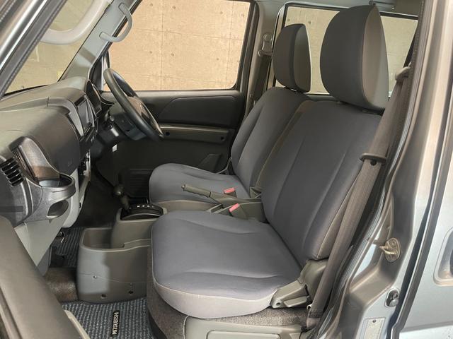 ミニキャブバン ブラボー　４ＷＤ　社外メモリーナビ　Ｂｌｕｅｔｏｏｔｈ接続　ＣＤ・ＤＶＤ再生　地デジ　キーレスエントリー　ＥＴＣ　前席パワーウィンドウ　助手席エアバック（10枚目）