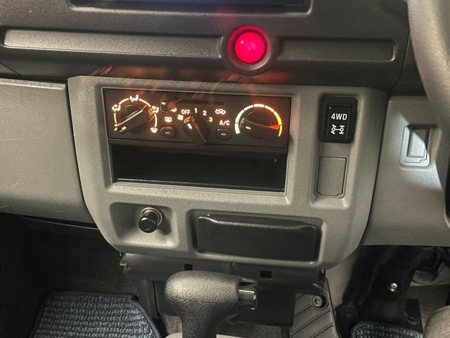 ミニキャブバン ブラボー　４ＷＤ　社外メモリーナビ　Ｂｌｕｅｔｏｏｔｈ接続　ＣＤ・ＤＶＤ再生　地デジ　キーレスエントリー　ＥＴＣ　前席パワーウィンドウ　助手席エアバック（22枚目）