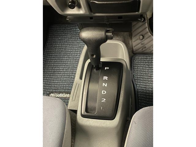 ミニキャブバン ブラボー　４ＷＤ　社外メモリーナビ　Ｂｌｕｅｔｏｏｔｈ接続　ＣＤ・ＤＶＤ再生　地デジ　キーレスエントリー　ＥＴＣ　前席パワーウィンドウ　助手席エアバック（24枚目）