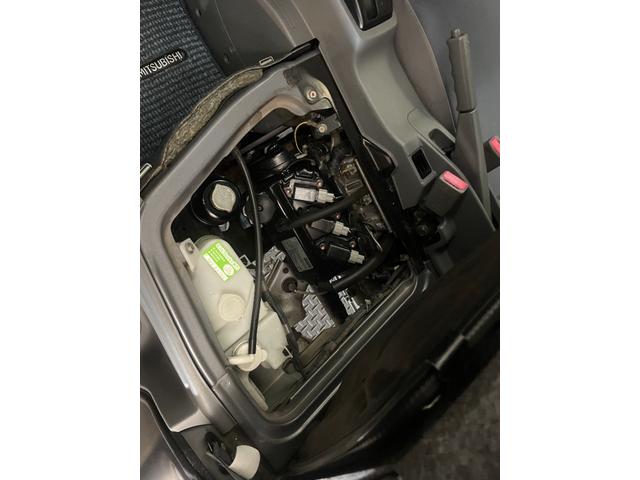 ミニキャブバン ブラボー　４ＷＤ　社外メモリーナビ　Ｂｌｕｅｔｏｏｔｈ接続　ＣＤ・ＤＶＤ再生　地デジ　キーレスエントリー　ＥＴＣ　前席パワーウィンドウ　助手席エアバック（25枚目）