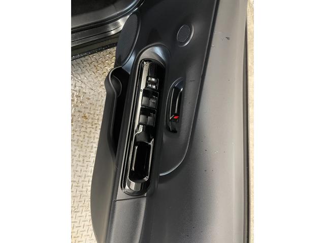 アクア Sスタイルブラック 後期型 ドライブレコーダー 純正SDナビ Bluetooth接続 フルセグテレビ バックカメラ 自動衝突被害軽減ブレーキ レーンアシスト スマートキー プッシュスタート ビルトインETC2.0(17枚目)