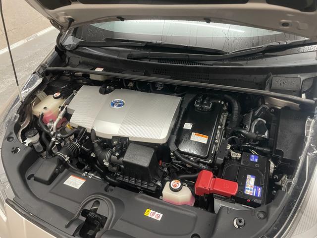 プリウス S 後期型 社外メモリーナビ Bluetooth接続 バックカメラ ビルトインETC 自動衝突被害軽減ブレーキ レーンアシスト アダプティブクルーズ LEDヘッドライト スマートキー プッシュスタート(17枚目)