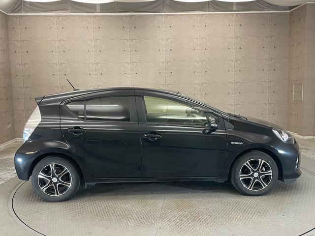 アクア S 社外ナビ フルセグTV Bluetoothオーディオ バックカメラ ETC スマートキー LEDヘッドライト 社外15インチアルミホイール(33枚目)