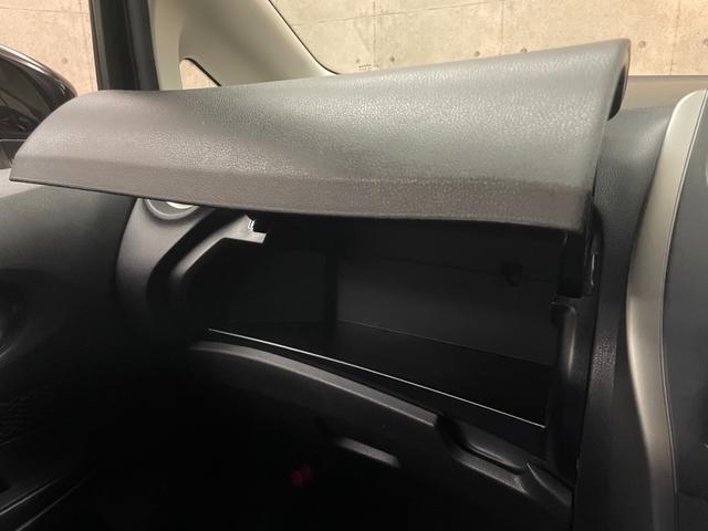 ノート Ｘ　当社買取ダイレクト販売　社外ナビ　ＣＤ　ＥＴＣ　オートライト　スマートキー　アイドリングストップ（19枚目）