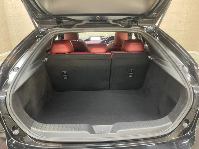 MAZDA3ファストバック Xバーガンディ セレクション サンルーフ 衝突被害軽減システム レーンアシスト レーダークルーズコントロール 純正メモリーナビ フルセグ 全方位モニター Bカメ スマートキー ETC パワーシート シートヒーター ハンドルヒーター(11枚目)