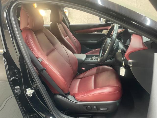 MAZDA3ファストバック Xバーガンディ セレクション サンルーフ 衝突被害軽減システム レーンアシスト レーダークルーズコントロール 純正メモリーナビ フルセグ 全方位モニター Bカメ スマートキー ETC パワーシート シートヒーター ハンドルヒーター(33枚目)