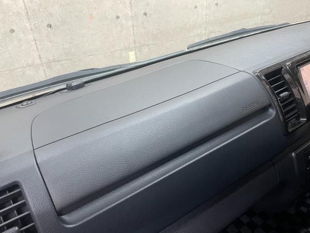 レジアスエースバン スーパーGL ダークプライムII 純正ナビ フルセグテレビ Bluetooth Bカメラ スマートキー 衝突軽減ブレーキ オートハイビーム レーンアシスト Bluetooth接続 ETC 社外AW ドライブレコーダー 助手席エアバッグ(10枚目)