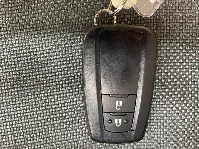 プリウス ワンオーナー使用車 純正メモリーんビ フルセグテレビ LEDライト バックカメラ ETC ヘッドアップディスプレー Bluetooth接続(10枚目)