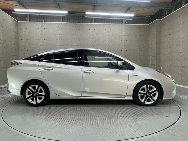 プリウス ワンオーナー使用車 純正メモリーんビ フルセグテレビ LEDライト バックカメラ ETC ヘッドアップディスプレー Bluetooth接続(13枚目)