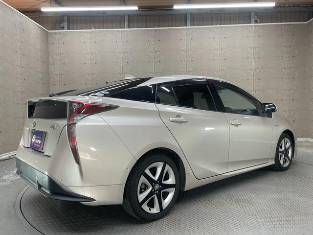 プリウス ワンオーナー使用車 純正メモリーんビ フルセグテレビ LEDライト バックカメラ ETC ヘッドアップディスプレー Bluetooth接続(14枚目)