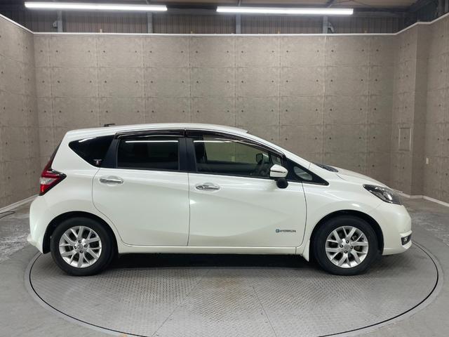 ノート e-パワー メダリスト 衝突軽減ブレーキ 純正メモリーナビ フルセグテレビ 全方位モニター DVD再生 デジタルインナーミラー インテリジェントキー LEDライト Bluetooth接続(17枚目)