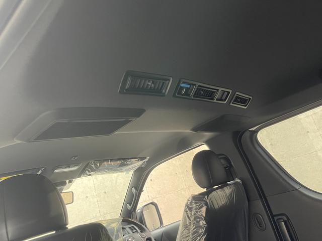 ハイエースバン スーパーＧＬ　ダークプライムＩＩ　登録済み未使用車　ワンオ―ナー使用車　衝突軽減ブレーキ　両側電動スライドドア　スマートキー　ＬＥＤライト　バックカメラ　レーンアシスト　ＥＴＣ（12枚目）