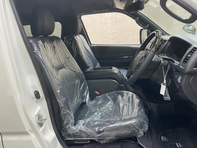 ハイエースバン スーパーＧＬ　ダークプライムＩＩ　登録済み未使用車　ワンオ―ナー使用車　衝突軽減ブレーキ　両側電動スライドドア　スマートキー　ＬＥＤライト　バックカメラ　レーンアシスト　ＥＴＣ（14枚目）