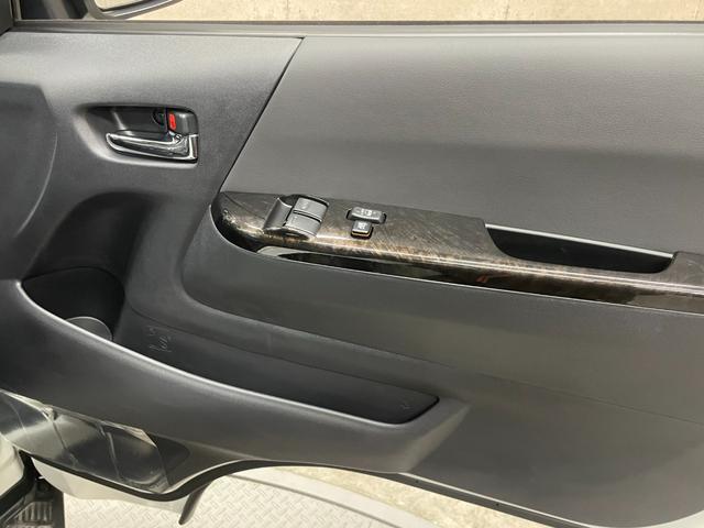 ハイエースバン スーパーＧＬ　ダークプライムＩＩ　登録済み未使用車　ワンオ―ナー使用車　衝突軽減ブレーキ　両側電動スライドドア　スマートキー　ＬＥＤライト　バックカメラ　レーンアシスト　ＥＴＣ（15枚目）