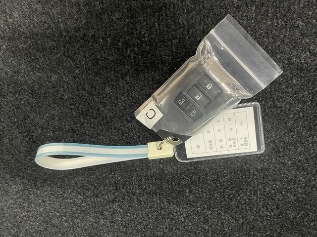 ハイエースバン スーパーＧＬ　ダークプライムＩＩ　登録済み未使用車　ワンオ―ナー使用車　衝突軽減ブレーキ　両側電動スライドドア　スマートキー　ＬＥＤライト　バックカメラ　レーンアシスト　ＥＴＣ（17枚目）