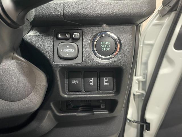 ハイエースバン スーパーＧＬ　ダークプライムＩＩ　登録済み未使用車　ワンオ―ナー使用車　衝突軽減ブレーキ　両側電動スライドドア　スマートキー　ＬＥＤライト　バックカメラ　レーンアシスト　ＥＴＣ（18枚目）