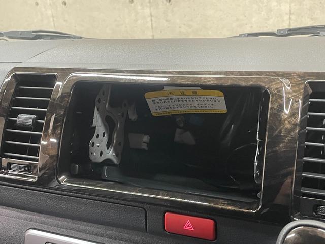 ハイエースバン スーパーＧＬ　ダークプライムＩＩ　登録済み未使用車　ワンオ―ナー使用車　衝突軽減ブレーキ　両側電動スライドドア　スマートキー　ＬＥＤライト　バックカメラ　レーンアシスト　ＥＴＣ（25枚目）