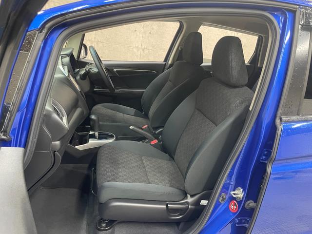 フィット １３Ｇ・Ｆパッケージ　メモリ―ナビ　スマートキー　Ｗエアバッグ　ＥＴＣ　オートエアコン　電動格納ミラー　アンチロックブレーキシステム　スマートキー（35枚目）