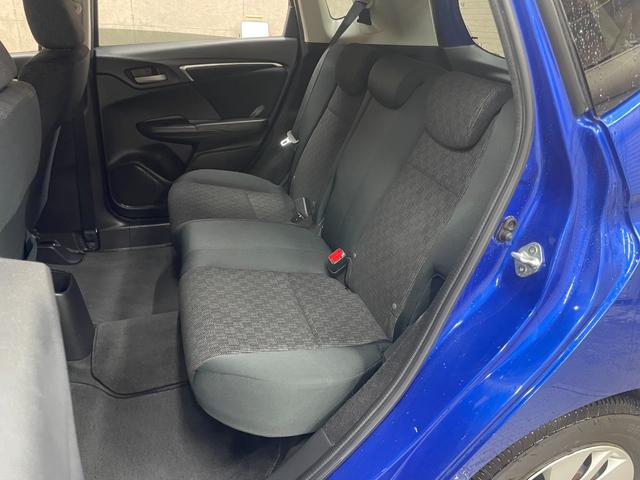 フィット １３Ｇ・Ｆパッケージ　メモリ―ナビ　スマートキー　Ｗエアバッグ　ＥＴＣ　オートエアコン　電動格納ミラー　アンチロックブレーキシステム　スマートキー（36枚目）