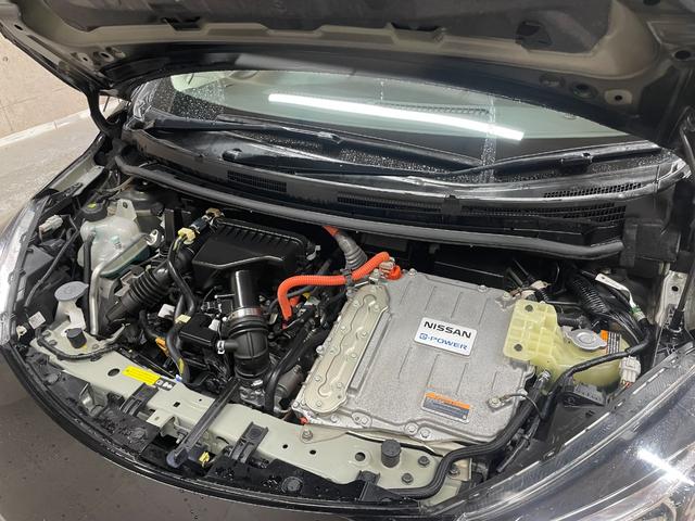 ノート ｅ－パワー　Ｘ　衝突軽減ブレーキ　レーンアシスト　純正メモリーナビ　フルセグテレビ　スマートキー　ＬＥＤライト　ＥＴＣ　アラウンドヴューモニター（13枚目）
