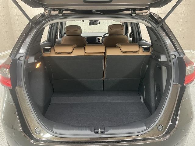 フィット e:HEVリュクス 9インチナビ 衝突被害軽減システム レーンアシスト レーダークルーズコントロール クリアランスソナー フルセグ Bluetooth Bカメラ ETC スマートキー 純正ドラレコ ハンドルヒーター(16枚目)