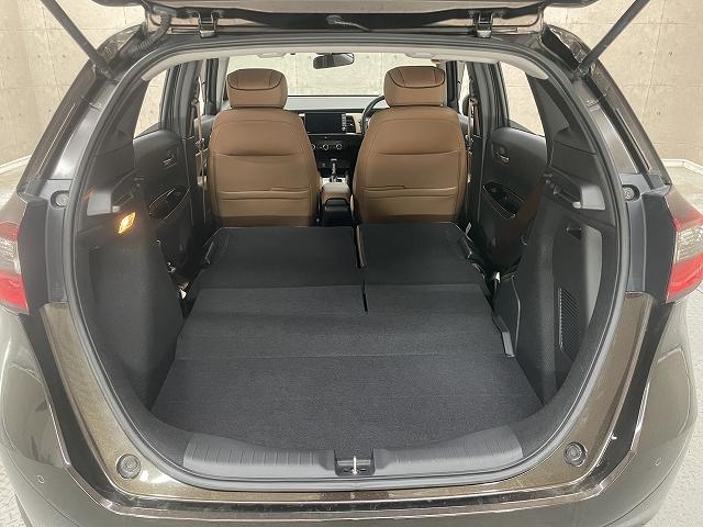 フィット e:HEVリュクス 9インチナビ 衝突被害軽減システム レーンアシスト レーダークルーズコントロール クリアランスソナー フルセグ Bluetooth Bカメラ ETC スマートキー 純正ドラレコ ハンドルヒーター(17枚目)