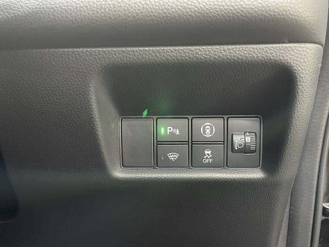 フィット e:HEVリュクス 9インチナビ 衝突被害軽減システム レーンアシスト レーダークルーズコントロール クリアランスソナー フルセグ Bluetooth Bカメラ ETC スマートキー 純正ドラレコ ハンドルヒーター(22枚目)