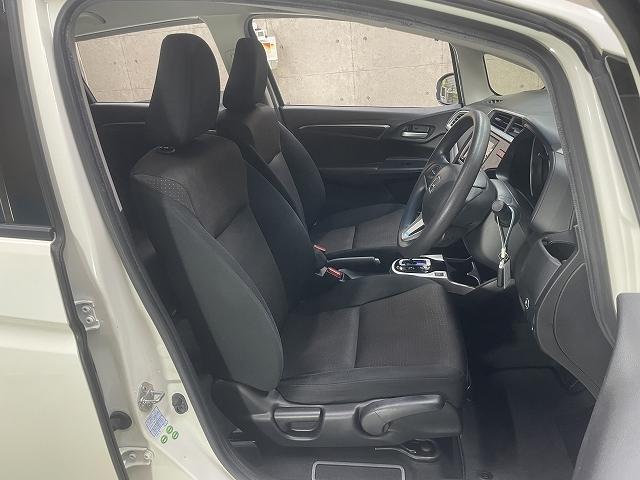 フィットハイブリッド Fパッケージ 当社買取ダイレクト販売 純正ナビ ワンセグテレビ Bluetoothオーディオ バックカメラ スマートキー DVD再生機能 ETC ABS(14枚目)