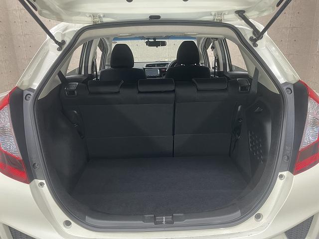 フィットハイブリッド Fパッケージ 当社買取ダイレクト販売 純正ナビ ワンセグテレビ Bluetoothオーディオ バックカメラ スマートキー DVD再生機能 ETC ABS(15枚目)