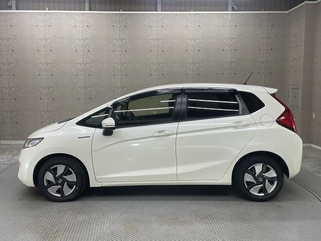 フィットハイブリッド Fパッケージ 当社買取ダイレクト販売 純正ナビ ワンセグテレビ Bluetoothオーディオ バックカメラ スマートキー DVD再生機能 ETC ABS(36枚目)