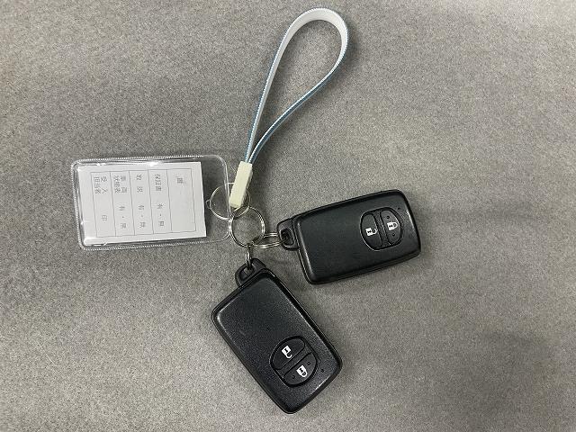 プリウス Gツーリングセレクション HDDナビ Wエアバッグ スマートキー バックカメラ クルーズコントロール DVD再生機能 アンチロックブレーキシステム(13枚目)