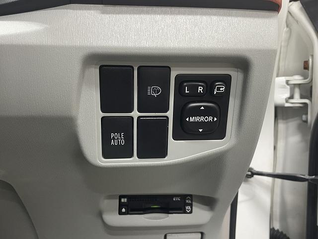 プリウス Gツーリングセレクション HDDナビ Wエアバッグ スマートキー バックカメラ クルーズコントロール DVD再生機能 アンチロックブレーキシステム(21枚目)