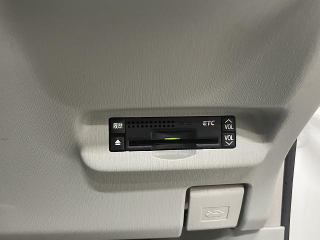 プリウス Gツーリングセレクション HDDナビ Wエアバッグ スマートキー バックカメラ クルーズコントロール DVD再生機能 アンチロックブレーキシステム(22枚目)