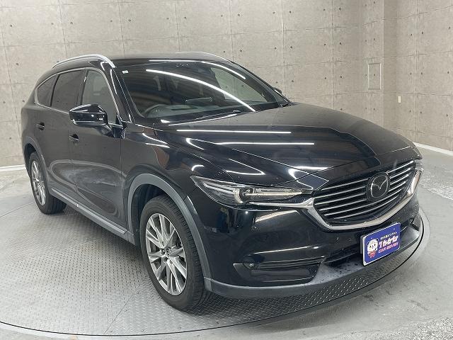 グー鑑定とは、プロの鑑定師が中古車の車両状態を鑑定するサービスです。第三者機関のプロの鑑定師によりチェックを行い、公正にグレードを定めます。