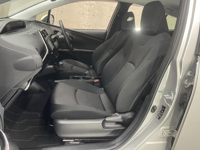 プリウス Ｅ　ワンオーナー使用車　純正ナビ　スマートキー　バックカメラ　ＬＥＤライト　Ｗエアバッグ　ＥＴＣ２．０　Ｂｌｕｅｔｏｏｔｈ接続　クルーズコントロール（10枚目）