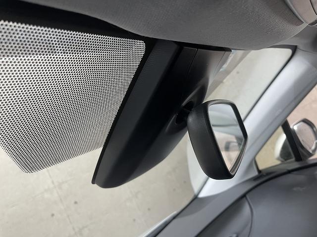 プリウス Ｅ　ワンオーナー使用車　純正ナビ　スマートキー　バックカメラ　ＬＥＤライト　Ｗエアバッグ　ＥＴＣ２．０　Ｂｌｕｅｔｏｏｔｈ接続　クルーズコントロール（11枚目）