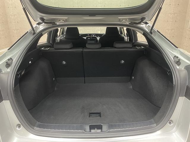 プリウス Ｅ　ワンオーナー使用車　純正ナビ　スマートキー　バックカメラ　ＬＥＤライト　Ｗエアバッグ　ＥＴＣ２．０　Ｂｌｕｅｔｏｏｔｈ接続　クルーズコントロール（13枚目）