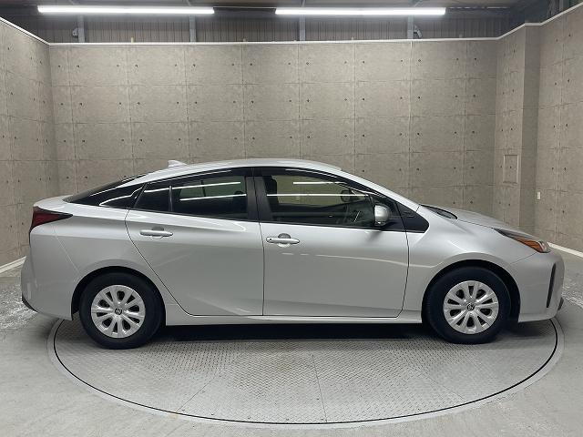 プリウス Ｅ　ワンオーナー使用車　純正ナビ　スマートキー　バックカメラ　ＬＥＤライト　Ｗエアバッグ　ＥＴＣ２．０　Ｂｌｕｅｔｏｏｔｈ接続　クルーズコントロール（31枚目）