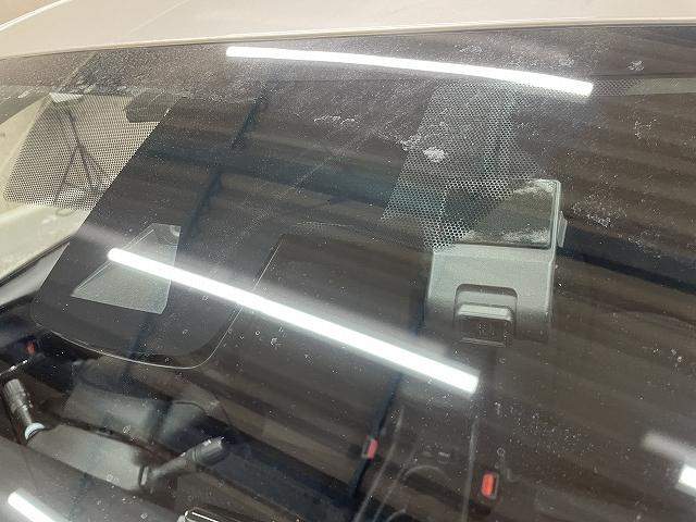 プリウス Ｓ　ワンオーナー　禁煙使用車　衝突軽減ブレーキ　純正メモリーナビ　フルセグテレビ　レーダークルーズコントロール　レーンアシスト　Ｂｌｕｅｔｏｏｔｈ接続（12枚目）