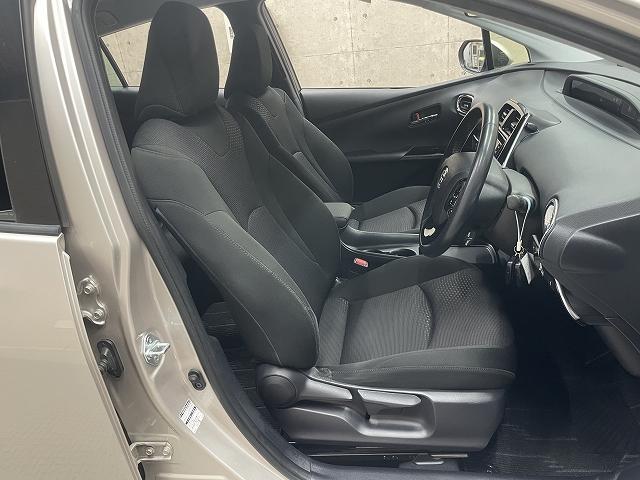 プリウス Ｓ　ワンオーナー　禁煙使用車　衝突軽減ブレーキ　純正メモリーナビ　フルセグテレビ　レーダークルーズコントロール　レーンアシスト　Ｂｌｕｅｔｏｏｔｈ接続（13枚目）