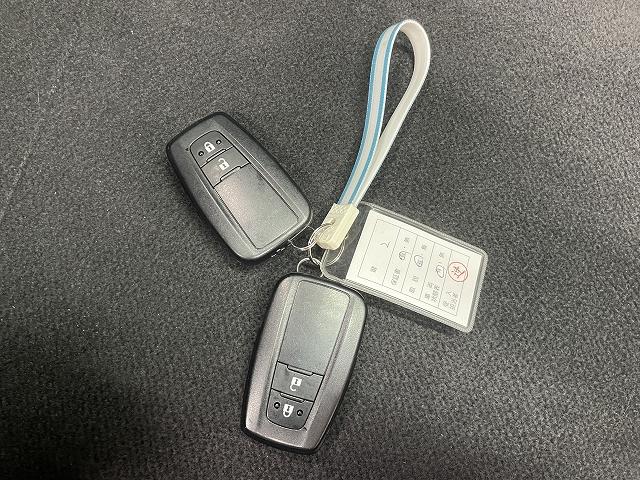 プリウス Ｓ　ワンオーナー　禁煙使用車　衝突軽減ブレーキ　純正メモリーナビ　フルセグテレビ　レーダークルーズコントロール　レーンアシスト　Ｂｌｕｅｔｏｏｔｈ接続（17枚目）